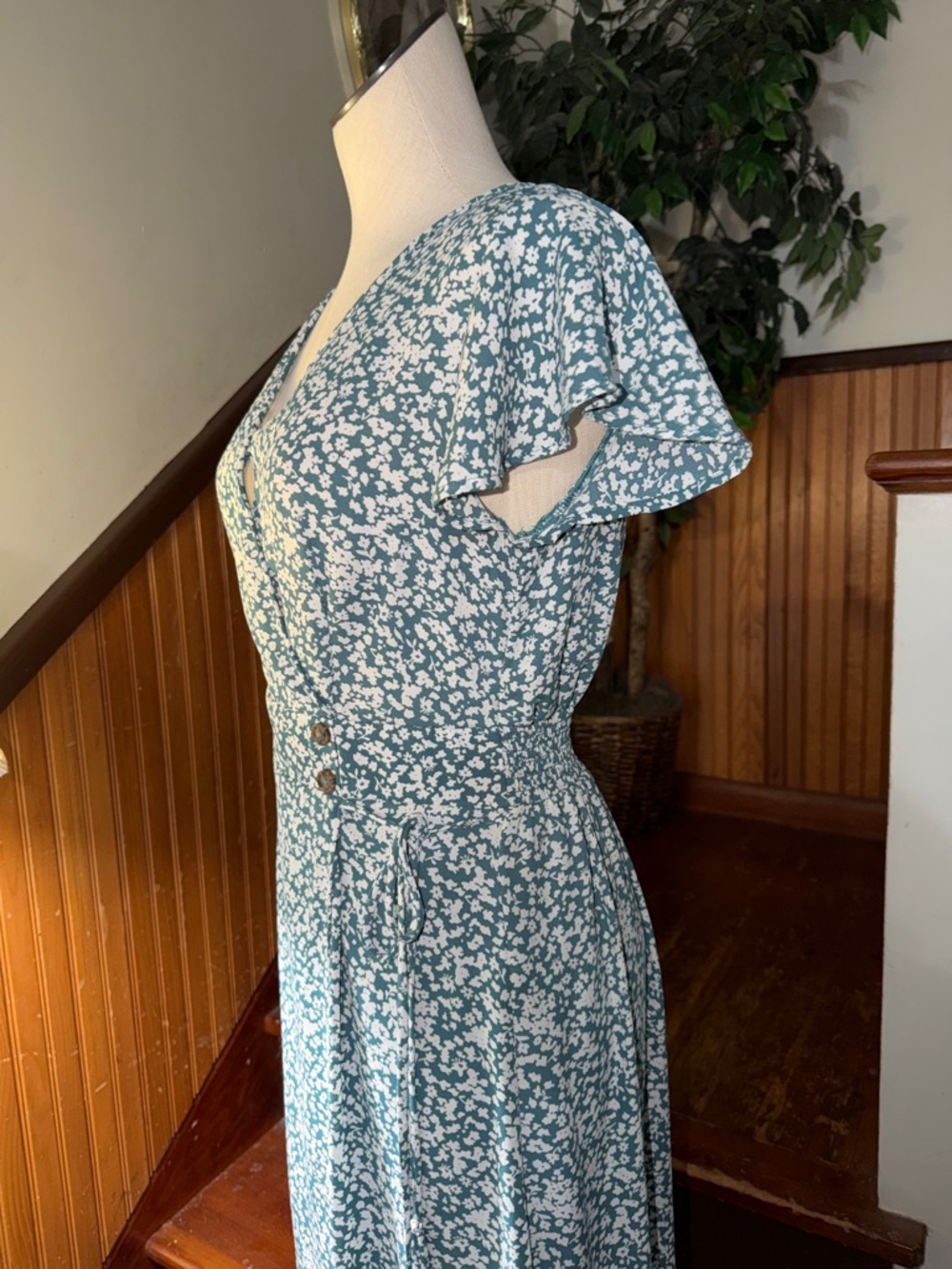 Sienna Sky soft green floral print dress women’s size medium - Picture 7 of 8